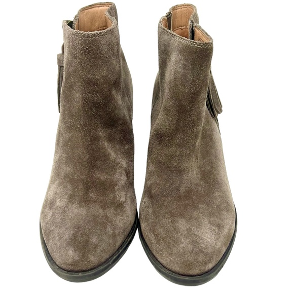 Vionic women's Madeline Greige Weatherproof Suede Ankle Boot size 9 - Picture 2 of 13